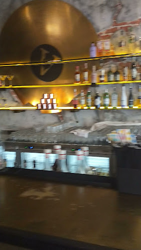 Opinii despre Vinyl Bar Prague în Staré Město - Gastronomie a pohostinství