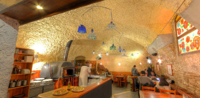 Pizzeria Kmotra Kavárna - Nové Město