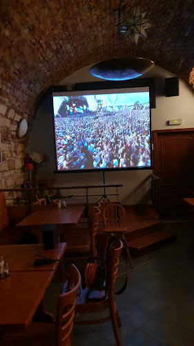 Opinii despre Pizzeria Kmotra Kavárna în Nové Město - Gastronomie a pohostinství