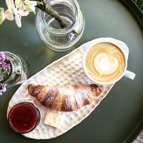 Opinii despre Dvorek Bořetice / café wine bistro în Brno - Gastronomie a pohostinství