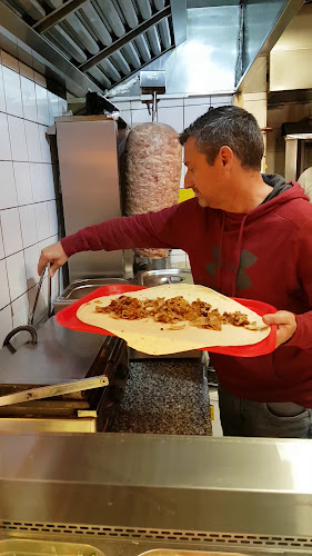 Opinii despre Istanbul Döner Kebab în Hradec Králové - Gastronomie a pohostinství