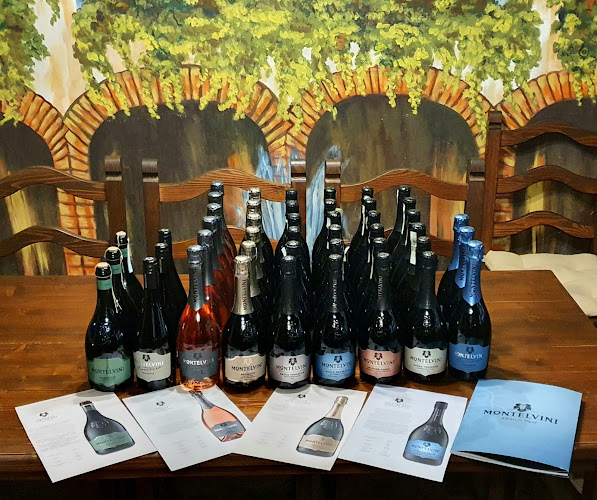 Opinii despre Pizzerie Bar Quatro în Štětí - Gastronomie a pohostinství