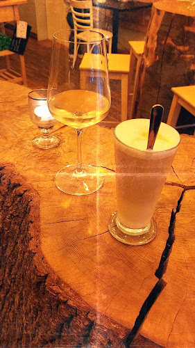 Opinii despre Vinotéka Eva în Vinohrady - Gastronomie a pohostinství