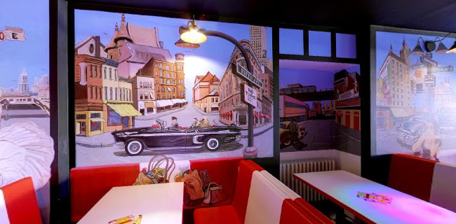 Retro - kavárna, snídaně a koktejlový bar