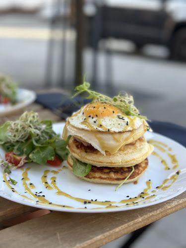 Comentarii opinii despre KAFE NAPROTI