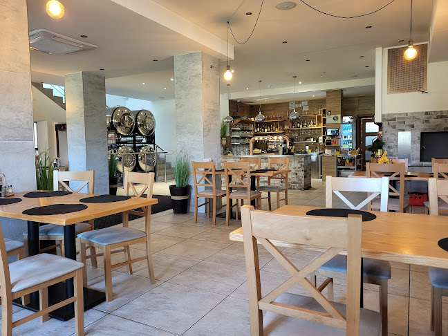 Opinii despre Restaurace Medník în Frýdek-Místek - Gastronomie a pohostinství