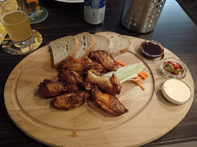 Opinii despre Restaurace a Penzion BLACK HOLE în Provodín - Gastronomie a pohostinství