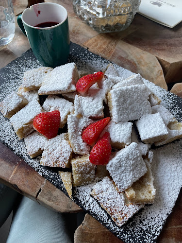 Kafe v rozkladu - Gastronomie a pohostinství