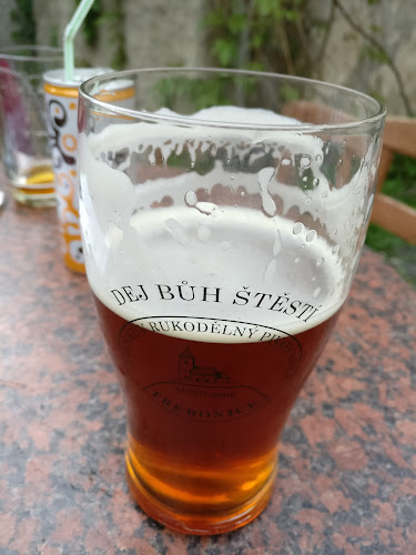 Opinii despre Bistro a Kavárna Na náměstí în Řeporyje - Gastronomie a pohostinství