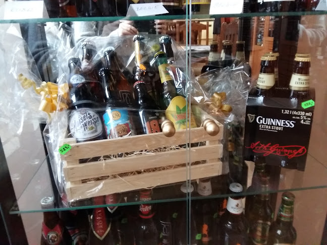 Opinii despre Sport Bar Koupaliště în Louny - Gastronomie a pohostinství