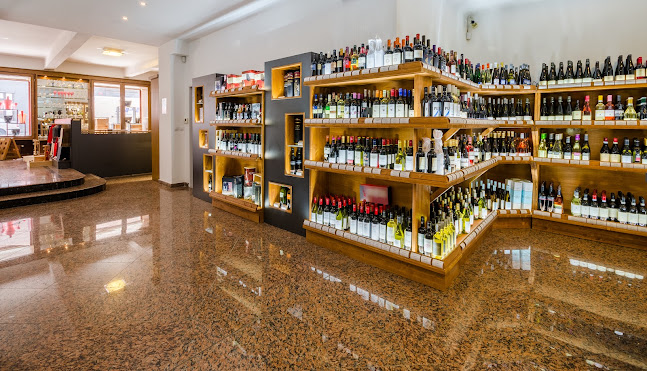 Opinii despre Global Wines & Spirits Dejvice în Praha - Gastronomie a pohostinství