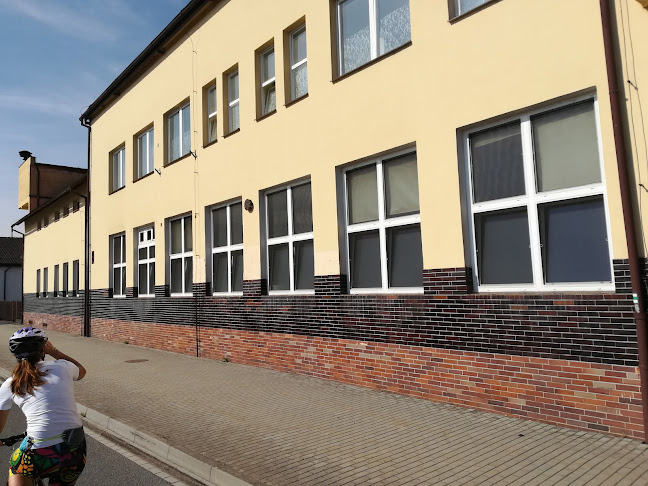 Opinii despre Jan Pondělík - Pekařství A Cukrářství Dvorec S.r.o. în Nepomuk - Gastronomie a pohostinství