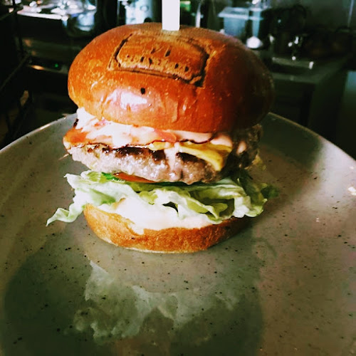 CORNER 14Th - Gastronomie a pohostinství