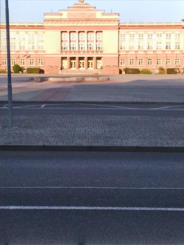 Jídelna "Na náměstí" - Gastronomie a pohostinství