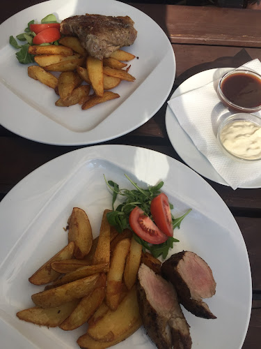 Comentarii opinii despre Komín Pub-uzavřeno