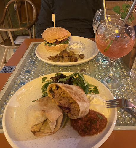 Comentarii opinii despre Lehká hlava - vegetariánská restaurace