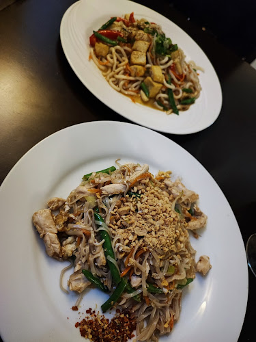 Emi Restaurant - Gastronomie a pohostinství