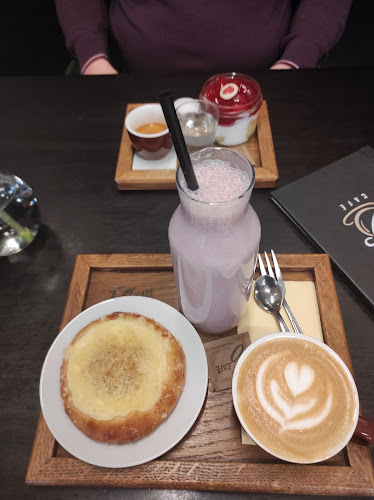 Es Café - Gastronomie a pohostinství