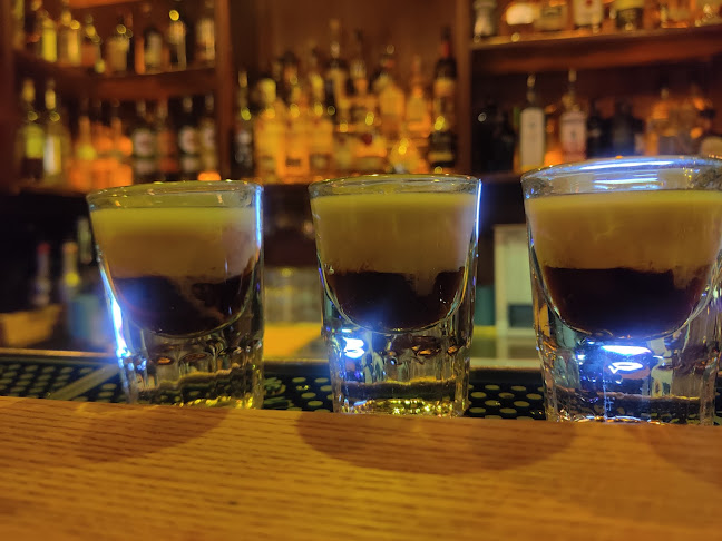 ALOHA BAR & CLUB PRAGUE - Gastronomie a pohostinství