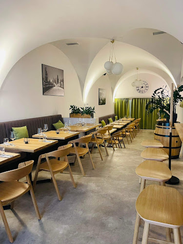 Opinii despre Restaurace Tři Grácie în Staré Město - Gastronomie a pohostinství