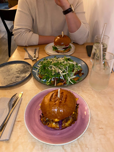 CHUTNEJ vegan kitchen & café - Gastronomie a pohostinství