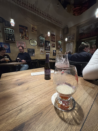 Opinii despre Gulden Draak Bierhuis în Nové Město - Gastronomie a pohostinství