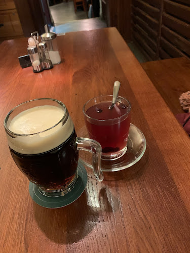 Opinii despre Pizzeria Kmotra Kavárna în Nové Město - Gastronomie a pohostinství