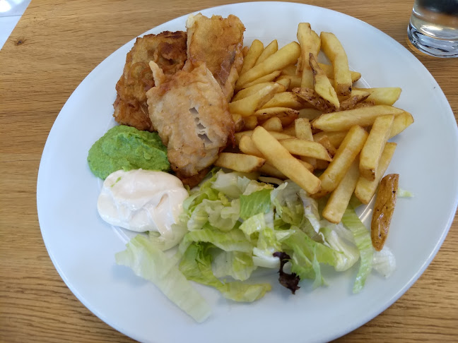 Raz Dva - Gastronomie a pohostinství