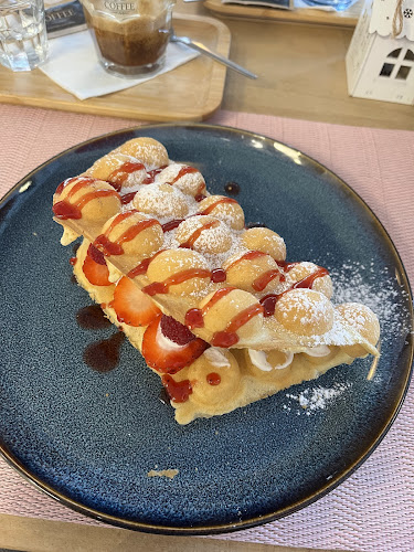 Opinii despre Elian's Coffee House în Praha 9 - Gastronomie a pohostinství