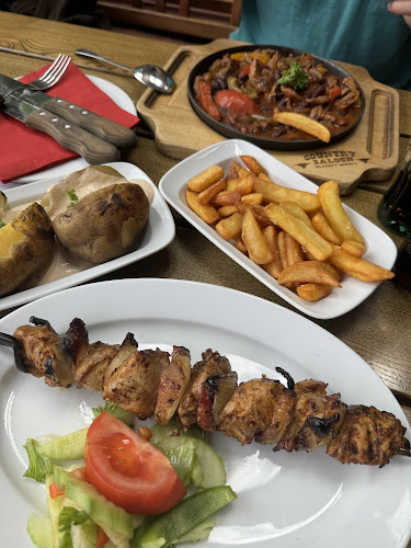 Comentarii opinii despre Country Saloon