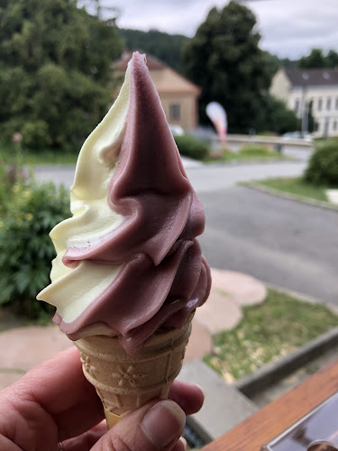 Opinii despre Zmrzlina u Kocmanů în Křtiny - Gastronomie a pohostinství