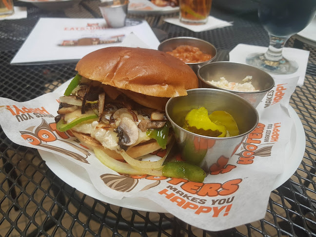 Opinii despre Restaurace HOOTERS Havelská în Staré Město - Gastronomie a pohostinství