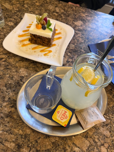 Opinii despre Lobkowicz Palace Restaurant & Café în Praha - Gastronomie a pohostinství