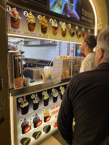 Opinii despre Trdelník With Ice Cream în Staré Město - Gastronomie a pohostinství