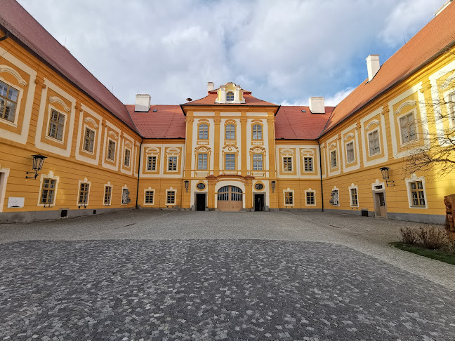 Kavárna ZÁMEK - Gastronomie a pohostinství
