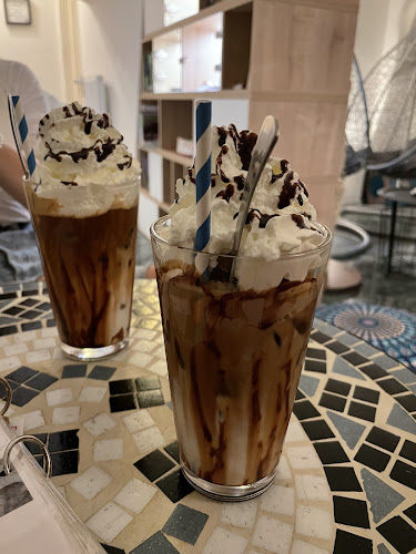 Opinii despre Kavárna Kočičí Praha în Staré Město - Gastronomie a pohostinství