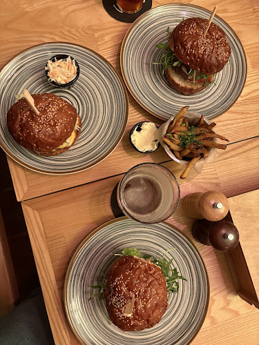 Opinii despre Peter's Pub în Praha - Gastronomie a pohostinství