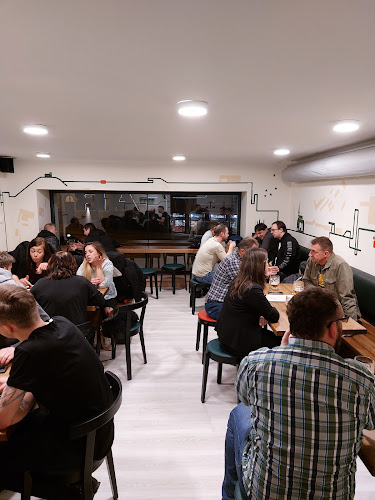 Opinii despre Tank Bar Americká în Plzeň 3 - Gastronomie a pohostinství