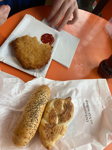 Opinii despre Učňovská cukrárna & pekárna în Praha - Gastronomie a pohostinství