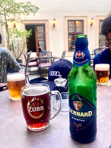 Hradčanské nám. 61/11, 118 00 Praha 1-Hradčany