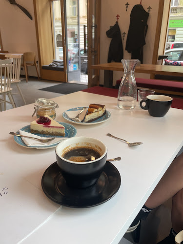 Pilot Cafe Letná - Gastronomie a pohostinství