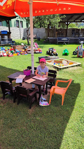 Občerstvení pod hradem