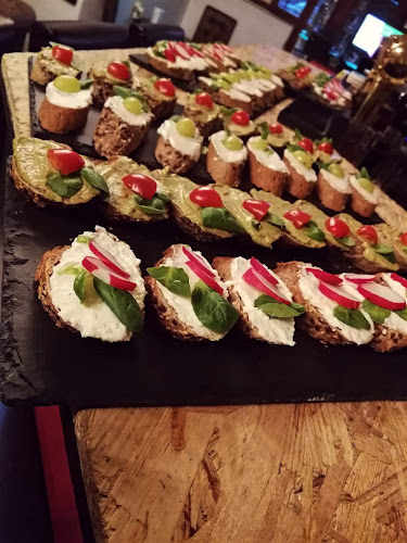 Tower Cafe & Cocktail bar - Gastronomie a pohostinství