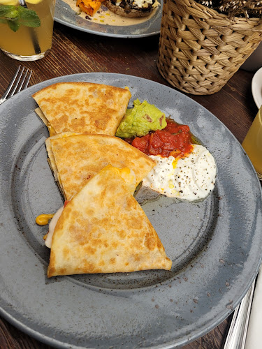 Opinii despre Cathedral Café în Staré Město - Gastronomie a pohostinství