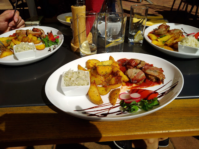 Opinii despre Restaurace Vyhlídka în Zlín - Gastronomie a pohostinství