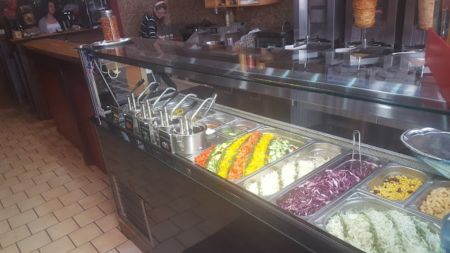 The Best One Kebap House - Gastronomie a pohostinství