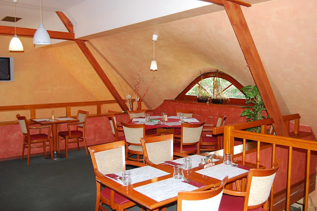 Na Chvalské tvrzi 859/2, 193 00 Praha 20