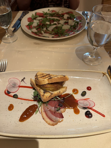 Bílá kráva - steaky a francouzská venkovská kuchyně