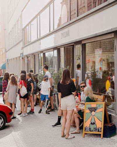 Comentarii opinii despre Zmrzlinář