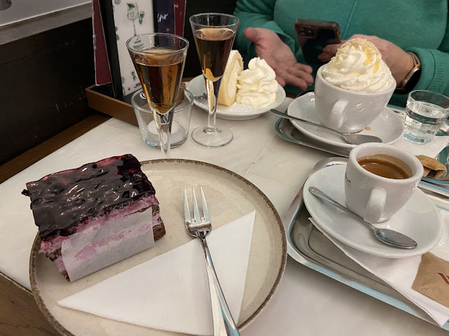 Horní nám. 322, 779 00 Olomouc 9